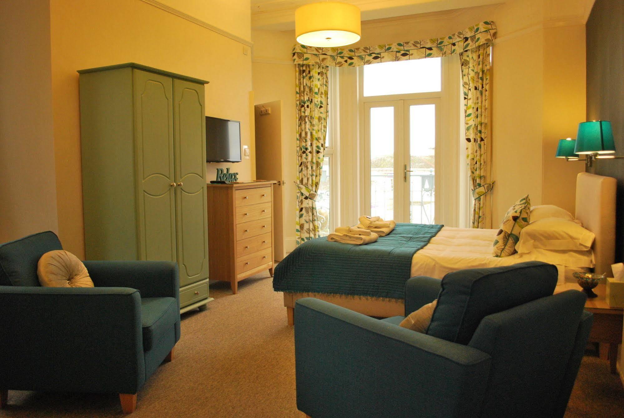 The Torcroft Bed & Breakfast Torquay Exterior photo