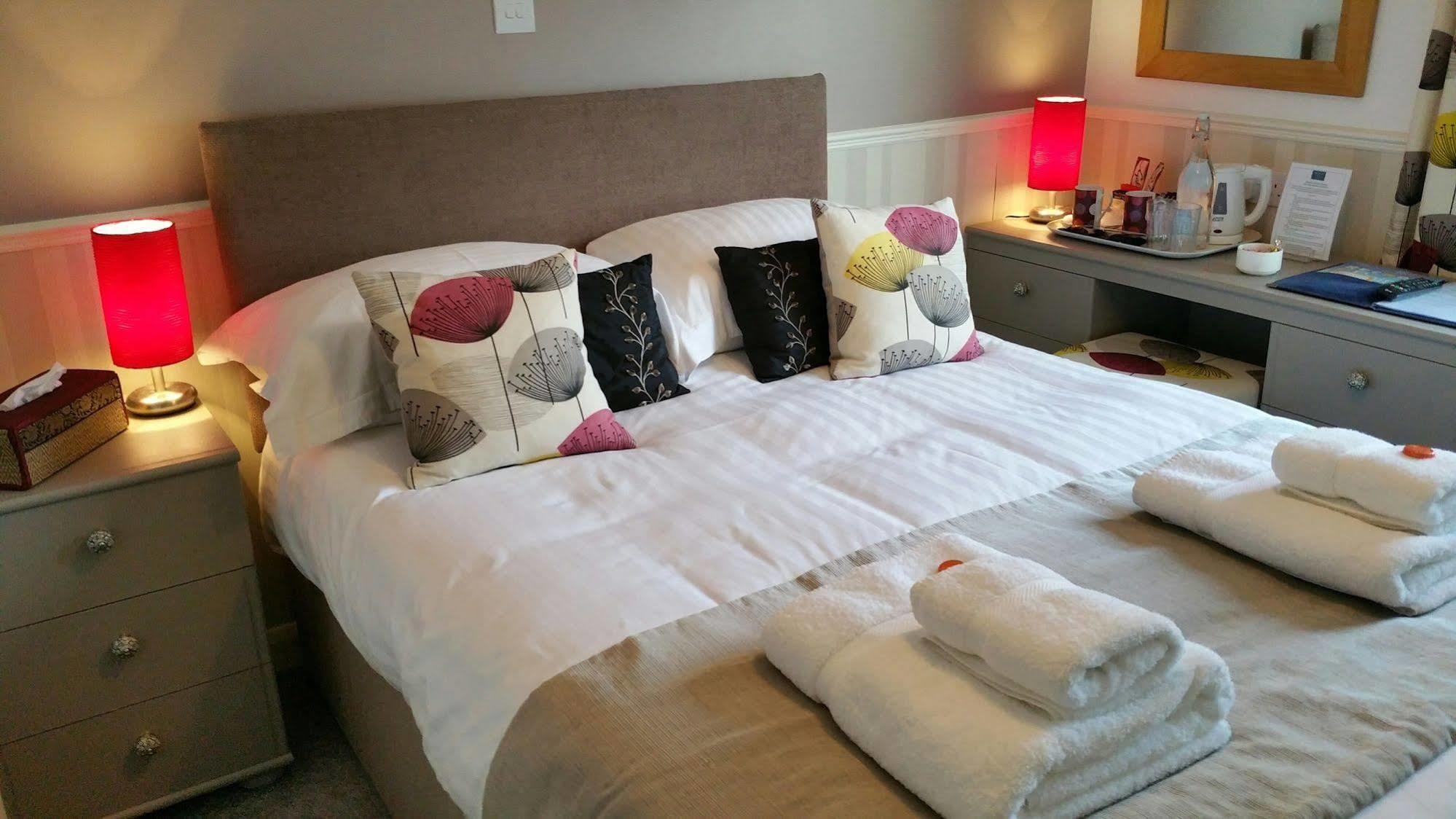 The Torcroft Bed & Breakfast Torquay Exterior photo
