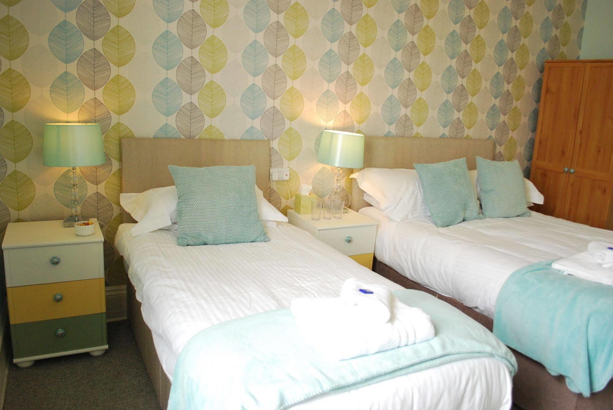 The Torcroft Bed & Breakfast Torquay Exterior photo